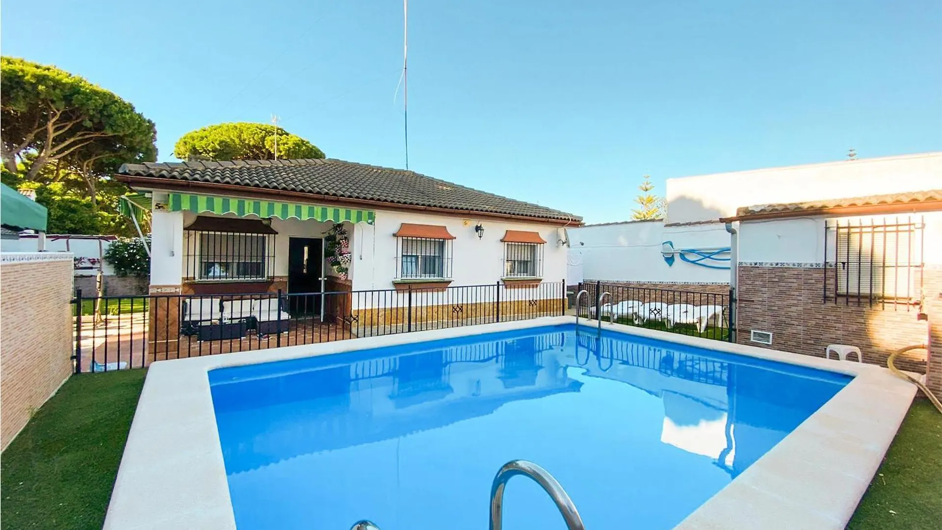 4 Bedroom Nice Home In Chiclana De La Fronter Chiclana de la Frontera